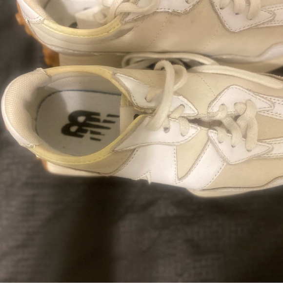 New Balance 327 - Picture 9 of 10